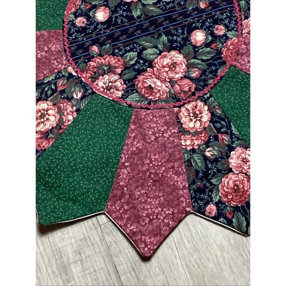 Vtg Handmade Shabby Cottage Pink Roses Green Patchwork Table Topper Placemat - Picture 2 of 9